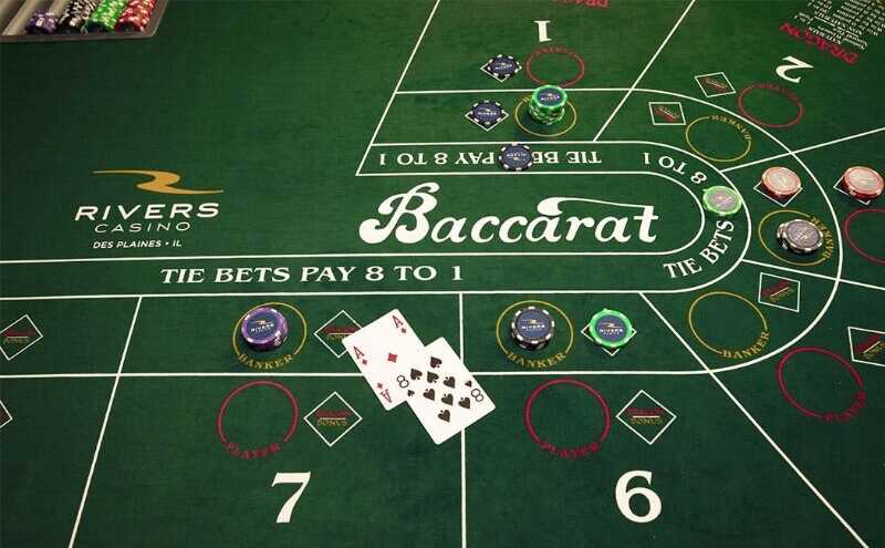 Bài Baccarat dùng 4 đến 8 bộ bài 52 lá trộn vào nhau